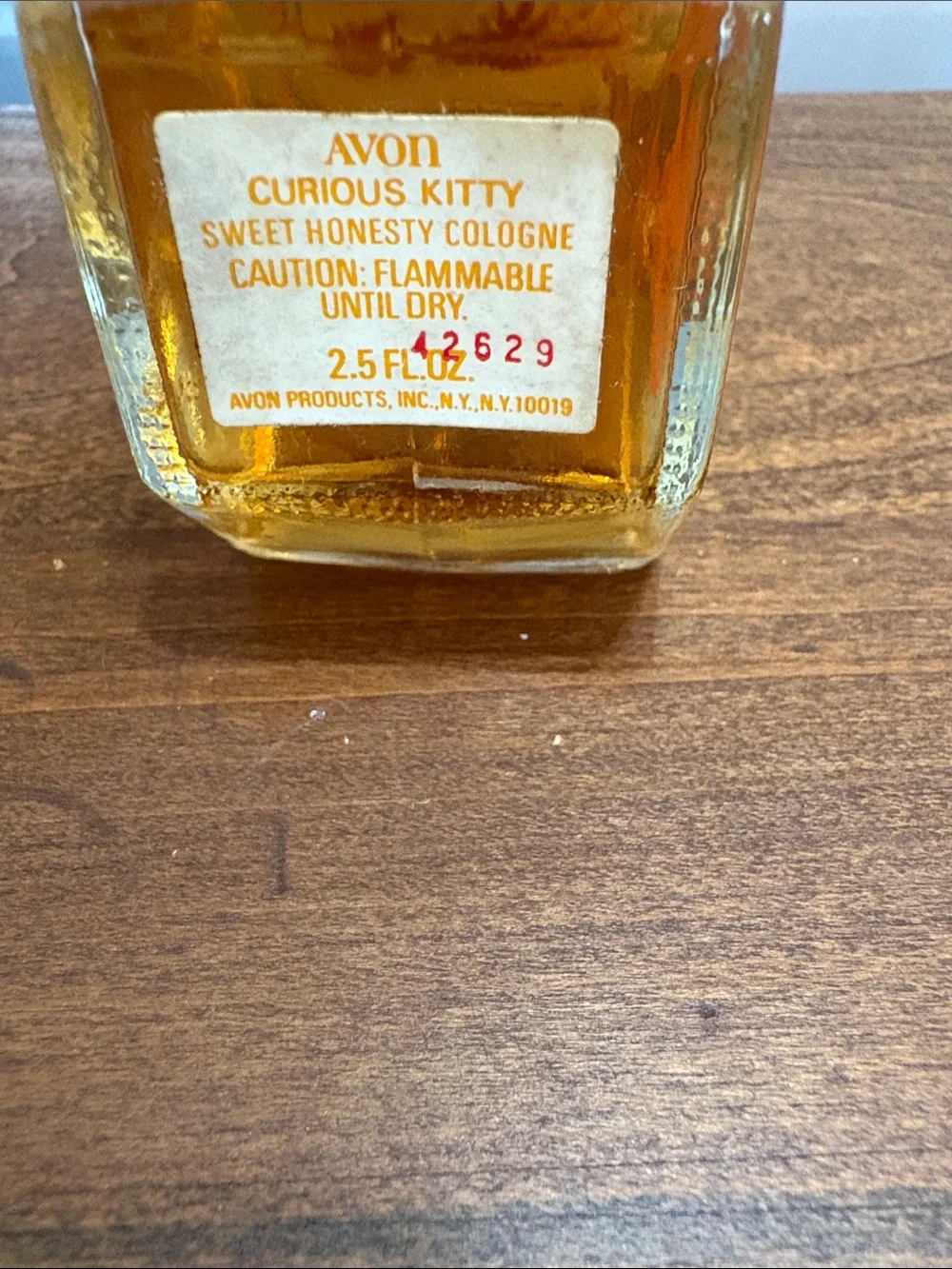 Avon Yellow Cat with Octagonal Fishbowl Figurine